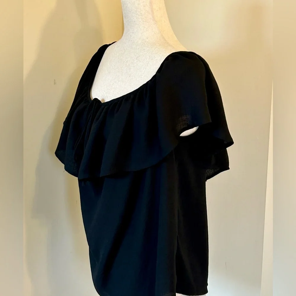 BB Dakota SZ M Black Ruffled Off-Shoulder Women's Top - Picture 4 of 6